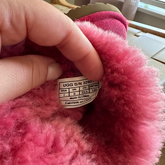 UGG: Bailey Bows - Picture 3 of 8